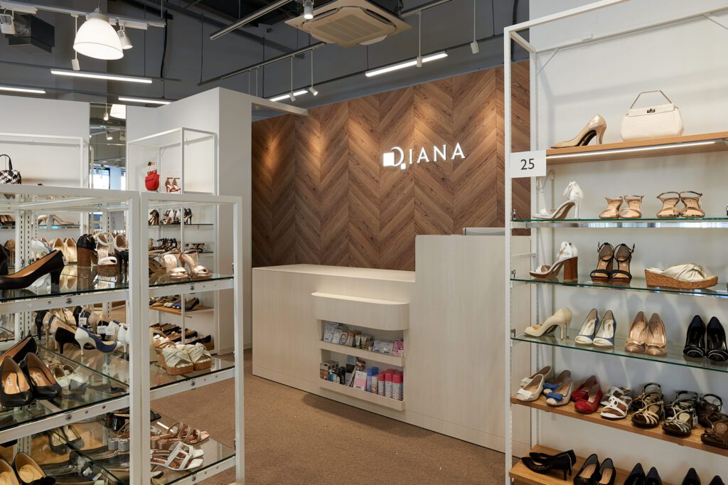 ダイアナ THE OUTLETS KITAKYUSHU