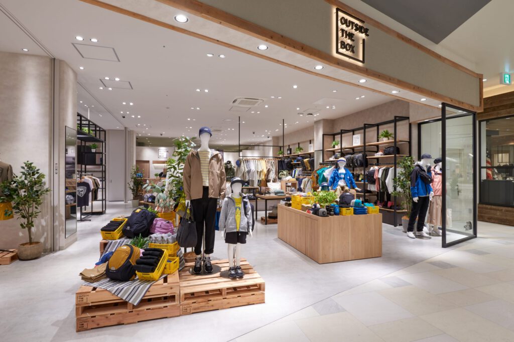 OUTSIDE THE BOX　ららぽーと福岡