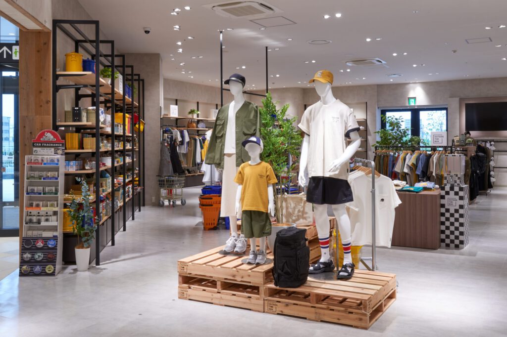 OUTSIDE THE BOX　ららぽーと福岡