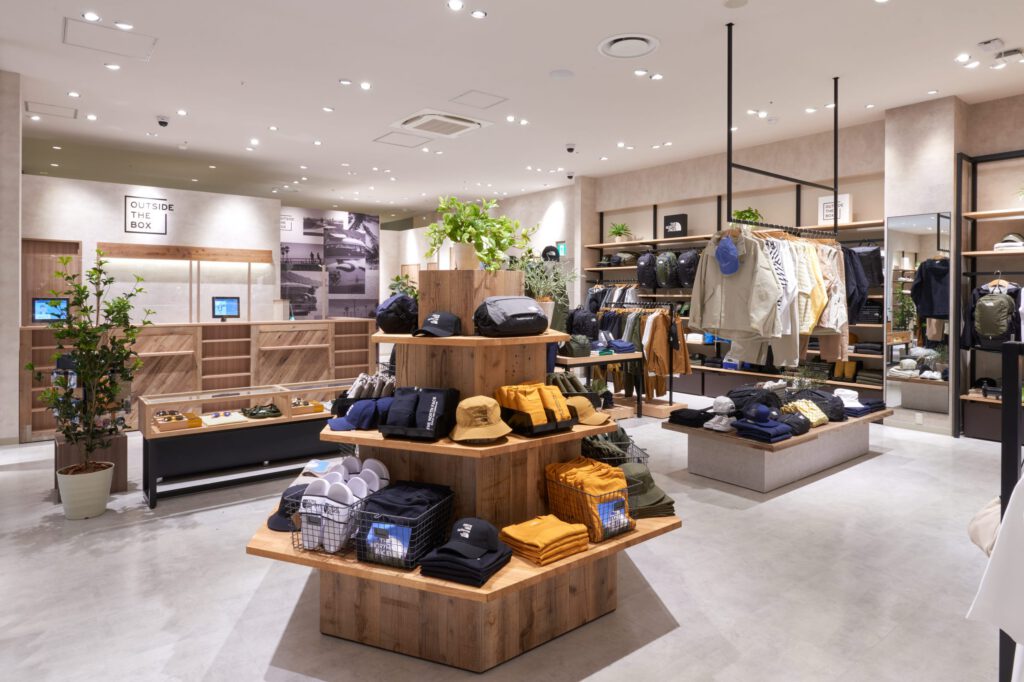 OUTSIDE THE BOX　ららぽーと福岡